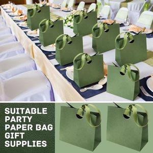 Sacs en papier perforés personnalisés pour les boutiques de vêtements, les cadeaux, l'emballage d'achats et les sacs souvenirs - Fabriqués sur commande - Product Image 5