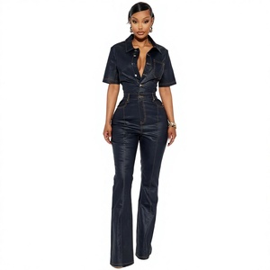 Combinaison pour femme bleu foncé à taille haute, manches courtes, col rabattu, boutonnée sur le devant, coupe droite, style décontracté et urbain - Product Image 1