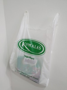 Camiseta blanca de la mejor calidad con estampado de grabado, bolsa de embalaje de plástico para comestibles - Product Image 2