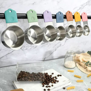 Ensemble de 16 tasses à mesurer magnétiques en acier inoxydable à poignée colorée et cuillères à double face pour outils de cuisson de cuisine avec logo personnalisé - Product Image 6