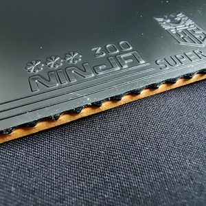 SUPER KAISER NINJA-300 Édition Équipe Nationale Iranienne Caoutchouc de Tennis de <span class=keywords><strong>Table</strong></span> Certification ITTF Picots vers l'intérieur Adhésif Offensif - Product Image 1
