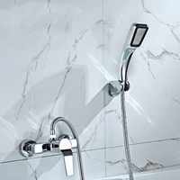 Robinet de baignoire chromé économique et durable en laiton ensemble de mélangeur de douche de salle de bain eau chaude et froide avec pommeau de douche