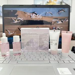 Set de Viaje <span class=keywords><strong>La</strong></span> <span class=keywords><strong>Roche</strong></span>-Posay Angel Clear Texture de 4 Piezas, Color Rosa Sal Azul, CleanSKIN1004 - Product Image 2