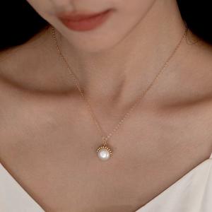 Collier de perles baroques plates naturelles pour femmes, collier simple et élégant avec perles d'eau douce - Product Image 5