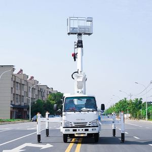 Suministro de fábrica: Camión elevador aéreo Qingling 1suzu 100P de 20m con brazo de 4 secciones para mantenimiento de alumbrado público municipal - Product Image 3