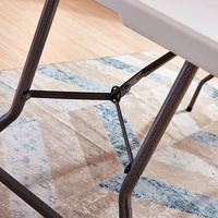 Ensemble table et chaises pliantes en plastique portable au design moderne, en HDPE blanc, pour événements extérieurs à Dubaï