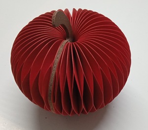 Décoration réaliste en forme de kaki en papier nid d'abeille orange pour centre de table de fête d'automne ou de Thanksgiving - Product Image 3