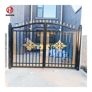 Porte coulissante en fer peint pour jardin - Product Image 1