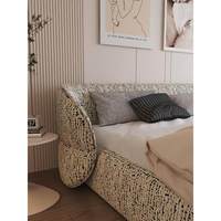 Lit |   Lit double de style italien, luxe léger, enveloppant, en tissu, vintage, pour chambre principale, grand format, style crème, mi-siècle, simple et moderne.