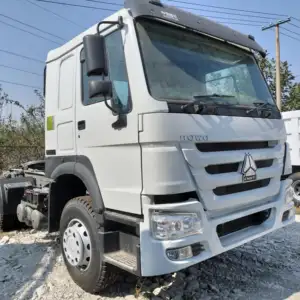 Tout nouveau modèle 2021 Howo tête de camion 4x2 4x4 6x4 6 roues Cargo Sinotruck têtes de tracteur
