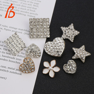 卸売カスタマイズ10mm 12mm 15mm 22mmレディースファッションラインストーンクリスタルダイヤモンド金属製ダウンホールシャンクソーイングボタン - Product Image 5