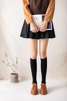 Offre Spéciale en gros logo personnalisé uniforme caractère unisexe personnalisé filles genou lycée chaussettes
