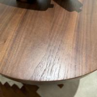 Table basse moderne ronde en placage de noyer avec plateau épais et base cylindrique en bois massif, table d'appoint pour salon