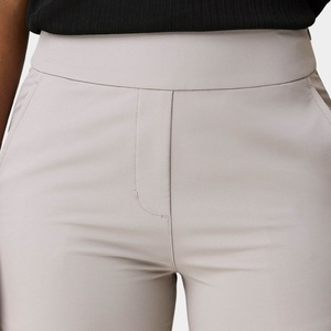 Pantalones Cortos Deportivos de Yoga para Mujer, con Logotipo Personalizado, Mezcla de Poliéster Elástico, Venta al Por Mayor, Ropa de Golf para Mujer - Product Image 4