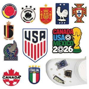 Venta al por mayor de dijes y botones de PVC para zapatos con diseño de la Copa <span class=keywords><strong>FIFA</strong></span>, de Estados Unidos, Canadá y México, decoraciones suaves de fútbol de selecciones nacionales, regalos DIY para fiestas - Product Image 1