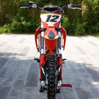 Moto tout-terrain haute performance pour la conduite en montagne et en extérieur