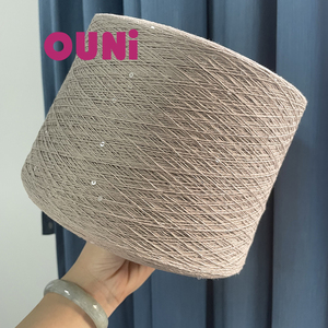 Colores personalizados Vogue <span class=keywords><strong>Fancy</strong></span> <span class=keywords><strong>Spangle</strong></span> hilos para ganchillo algodón real lentejuelas hilo 3Ply Paillette tejer con hilo de lana merino - Product Image 2