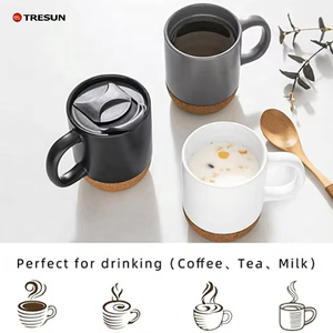 แก้วเซรามิกฐานไม้ก๊อก 15 ออนซ์ แก้วกาแฟแบบมีฝาปิดและฐานไม้ก๊อก ของขวัญวันแม่แบบกำหนดเอง สีขาวดำ แก้วเดินทาง - Product Image 3