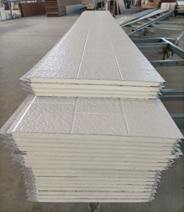 Panel sándwich de PU blanco moderno personalizable para aislamiento <span class=keywords><strong>térmico</strong></span> de decoración de hotel <span class=keywords><strong>interior</strong></span> y exterior - Product Image 1