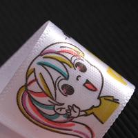 Étiquettes tissées personnalisées de qualité supérieure à coudre sur les vêtements pour la confection de perruques