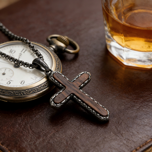 Collier en bois d'ébène naturel et croix vintage <span class=keywords><strong>pour</strong></span> <span class=keywords><strong>homme</strong></span>, bijoux religieux durables en acier inoxydable, vente en gros - Product Image 1