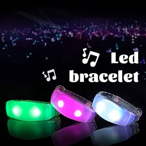 2024 di vendita di nuovi prodotti di controllo del suono telecomando DMX Logo personalizzato RGB luce lampeggiante bracciale bracciale a LED