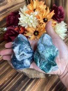 Agate mousse naturelle en gros, torche artisanale en cristal, décoration d'intérieur, pierre précieuse de guérison, ornement pour salon, bureau - Product Image 2