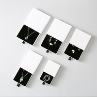 Boîte à bijoux personnalisée, boîte cadeau, emballage en papier rigide pour bague, collier, rangement de luxe, vente en gros