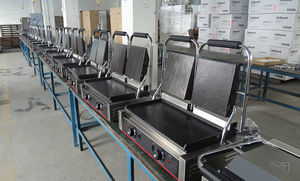 Commerciële hoogwaardige roestvrijstalen contactgrill voor <span class=keywords><strong>panini</strong></span>'s met 3000-5000W vermogen en energiebesparende modus, te koop - Product Image 6