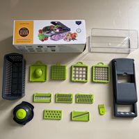 Hoge Efficiëntie Keuken Duurzame 16-in-1 Groentesnijder/Rasp/Groentehakker/Mandoline Snijder met Opvangbak voor Salade