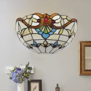 Lámpara de Pared LED de 1 Luz Estilo Tiffany con Pantalla de Vidrio Tintado Vintage, Luz Nocturna Moderna para Cabecera, Dormitorio, Pasillo, Colgante Central - Product Image 4