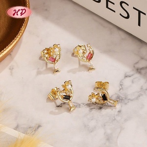 ต่างหูรูปดอกไม้และพระจันทร์ประดับเพทายสีดำมุกทอง 18K ชุบทองเหลือง เครื่องประดับ Pendientes De Flor Y Luna Negros - Product Image 3