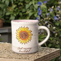 Usine directe tasses en céramique tasses à thé en porcelaine imprimées à la main prend en charge les modèles OEM/ODM cadeaux à un prix