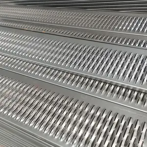 Diamant Loopbrug Plank Gegalvaniseerd Geperforeerd Veiligheidsrooster Aluminium Geperforeerd Plaatstaal