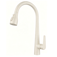 Robinet de cuisine extractible en or rose brossé, élégant mitigeur monocommande avec douchette pour cuisines aux tons chauds