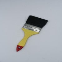 Pinceau à poils noirs à manche rouge peint en jaune 633 Pinceau en bois artisanal avec finition durable