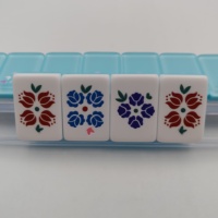 Jeu de Mahjong Américain Sur Mesure Bleu Teal Profond avec Plumes de Paon Gravées, Tiges de Libellule, Tuiles en Acrylique – Jeu de Société Professionnel, Cadeau