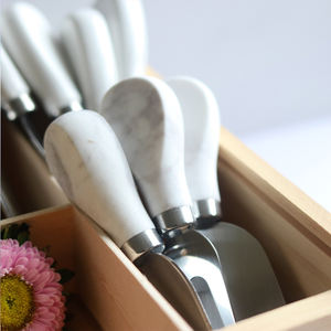 絶妙なナイフ4ピースチーズナイフセット大理石のハンドルステンレス鋼チーズナイフコレクションチーズカッター - Product Image 4