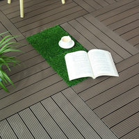 Dalles de terrasse en composite bois-plastique (WPC) à poser soi-même / Revêtement de sol en bois composite / Plancher en bois d'ingénierie facile à installer