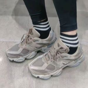 Zapatos Deportivos Casuales de Plataforma de Alta Calidad 9060, Marca de Diseño de Lujo para Hombre - Zapatos para Correr con Plataforma a la Moda - Product Image 2