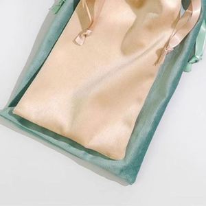 Wholesale Customized Velvet <b>Drawstring</b> <b>Pouches</b> Luxury Which Color Jewelry Velvet Gift Bag Soft Velvet Skin Care <b>Pouch</b> - Product Image 4