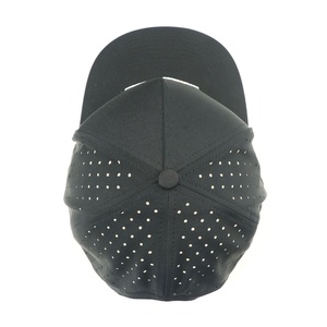 Gorras de Béisbol Deportivas Negras de 5 Paneles con Perforaciones Láser de Alta Calidad al por Mayor - Product Image 4