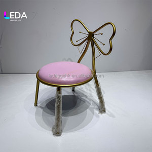 Silla Infantil LEDA con Respaldo de Metal Dorado, Cojín Rosa, Patas Cónicas, Muebles de Interior para Hotel, Diseño Contemporáneo - Product Image 4