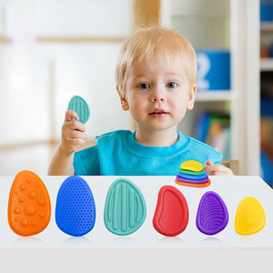 Vente en gros de nouveaux jouets sensoriels pour adultes, en plastique ABS, lot de 6, texturés, pour enfants autistes, apaisants, anti-stress, pour jouer en extérieur, unisexe - Product Image 5