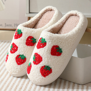 Pantoufles personnalisées mignonnes à motif de fraise pour femmes, pour l'hiver, l'été et l'automne - Chaudes, antidérapantes, pour la maison - Product Image 2