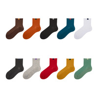 2024 OEM vente chaude équipage nouveau Design polyester chaussettes jeunes hommes femmes couple mode hommes chaussettes