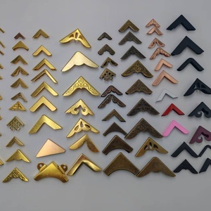 Protections d'angle décoratives écologiques en acier inoxydable de style antique pour livres, albums photo et couvertures de scrapbooking - Product Image 4
