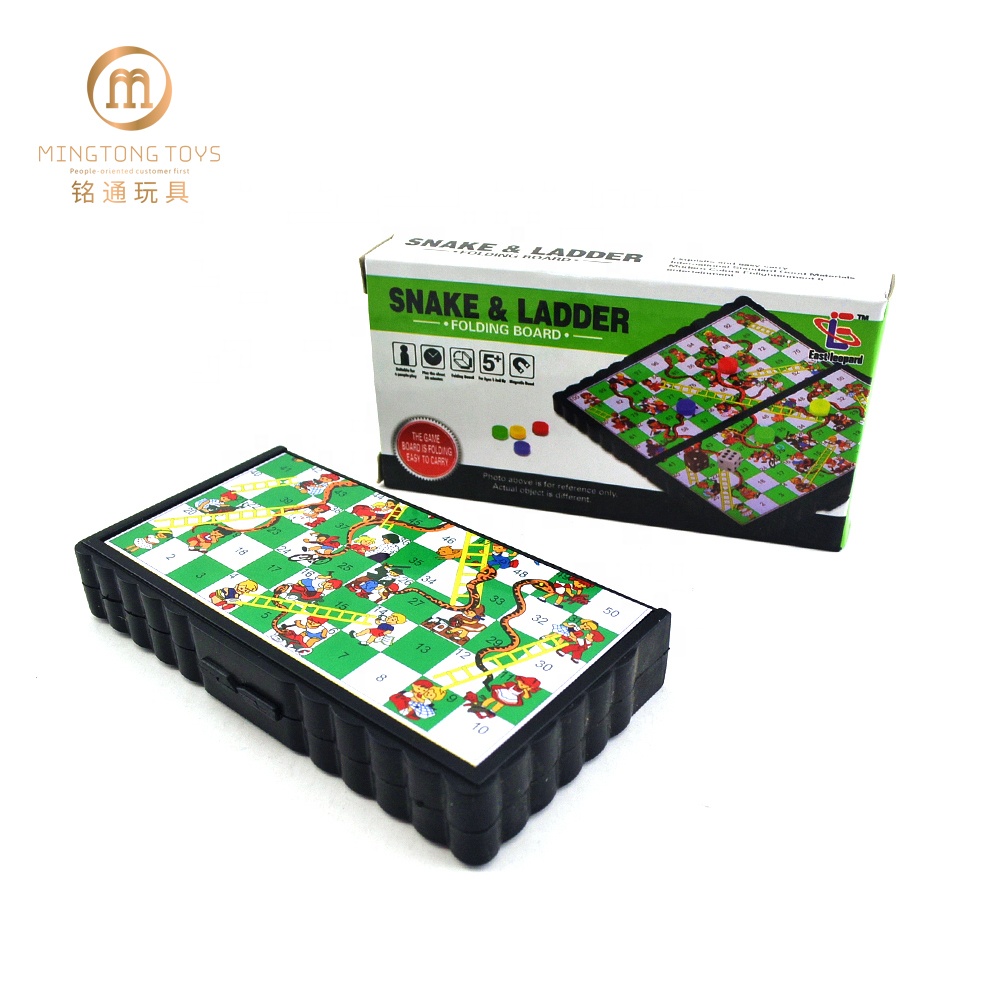 Детская популярная забавная игра, змеи и лестницы, игра в шахматы