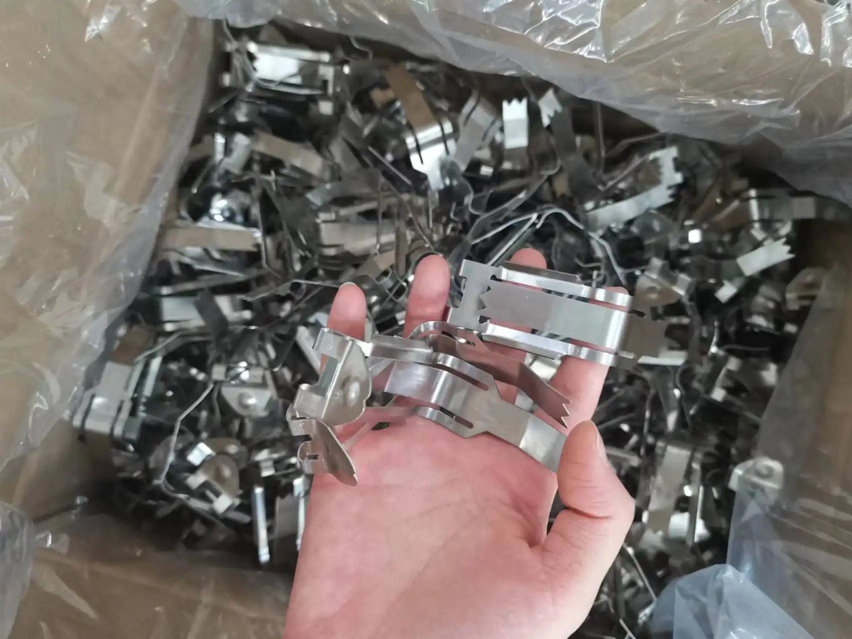 Hot sell stainless steel spring clips customized