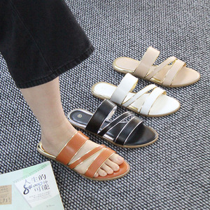 Sandales plates pour femmes, légères et tendance, style plage, pour une utilisation décontractée en plein air, durables et à la mode. Sandales à enfiler pour femmes. - Product Image 1
